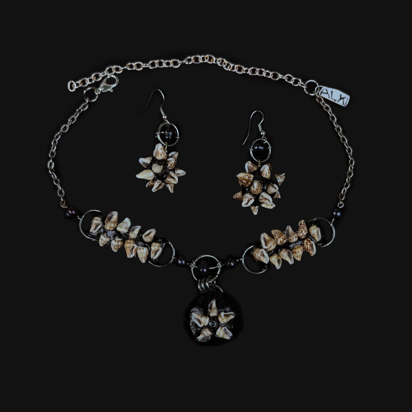Shell choker + earrings set