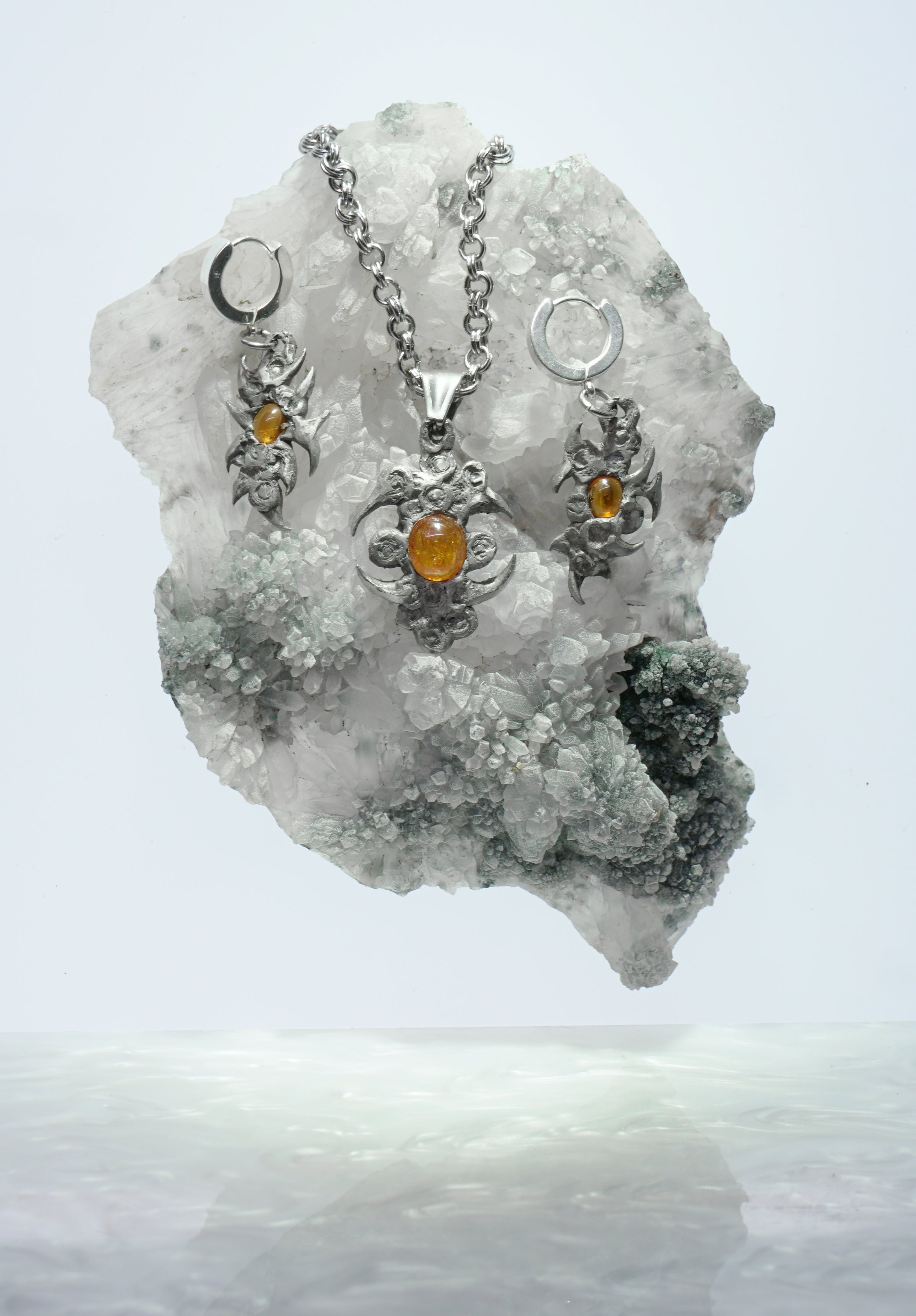 tidal relic set - mixed garnets