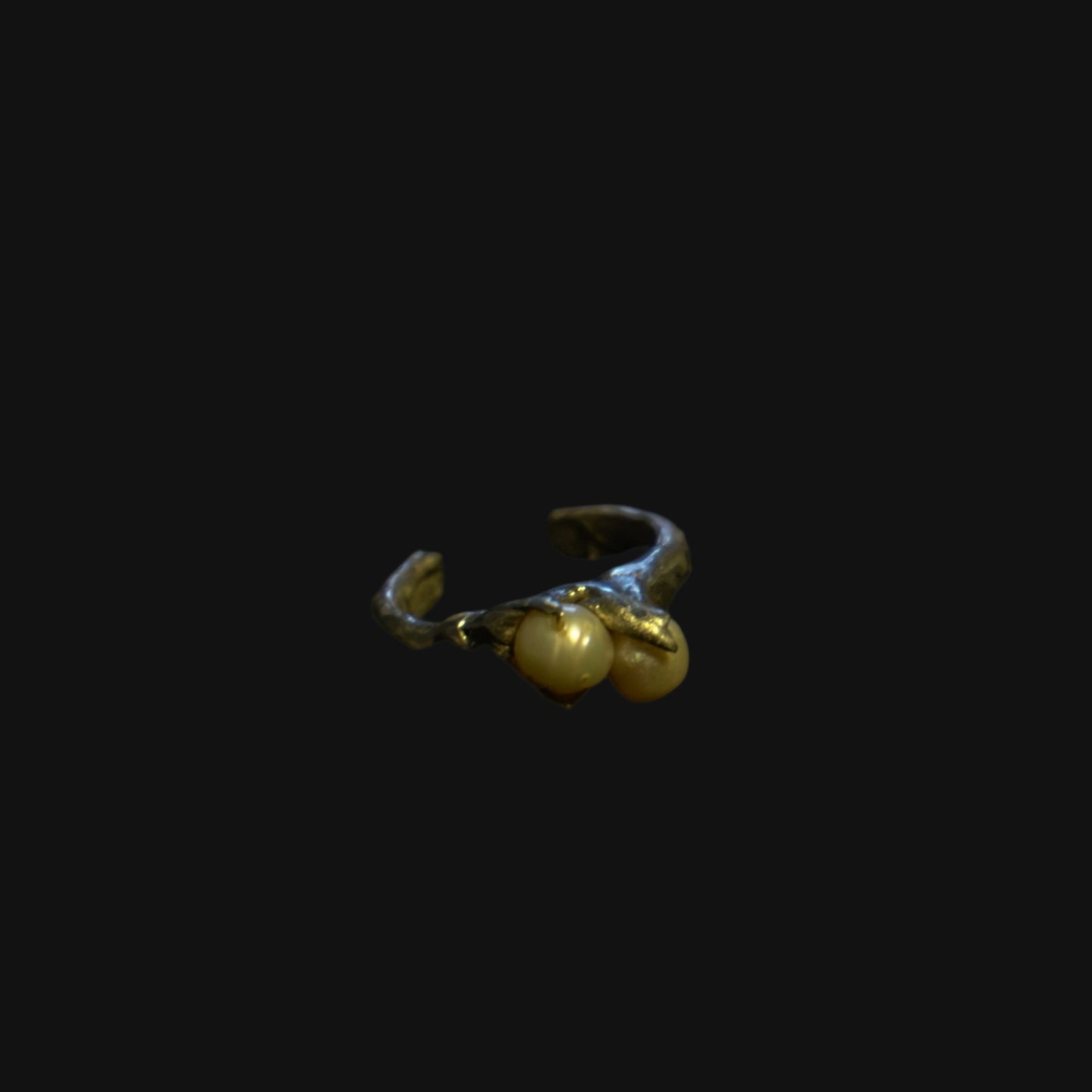 fairy's wit ring - pearl duo